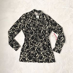 A Pea In the Pod Long sleeve Maternity + Nursing top Size L